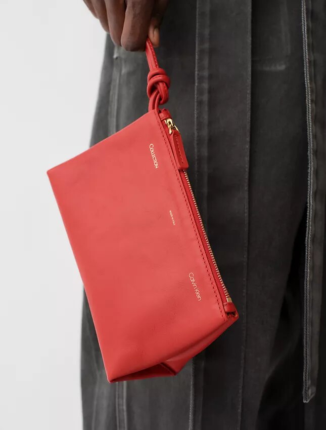 Essential Case Essential Case