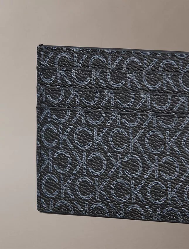 Etui na karty z monogramem o fakturze kamiennej Etui na karty z monogramem o fakturze kamiennej