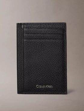 Etui na karty z wytłoczonym logo