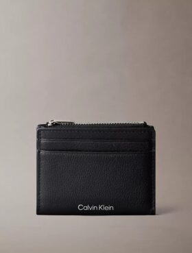 Etui na karty ze skóry o fakturze „pebble grain”
