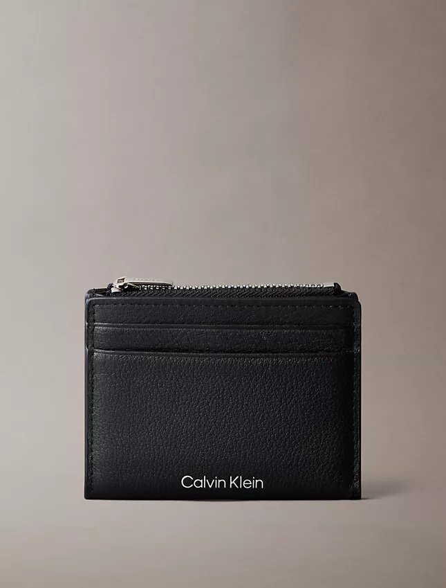 Etui na karty ze skóry o fakturze „pebble grain” Etui na karty ze skóry o fakturze „pebble grain”