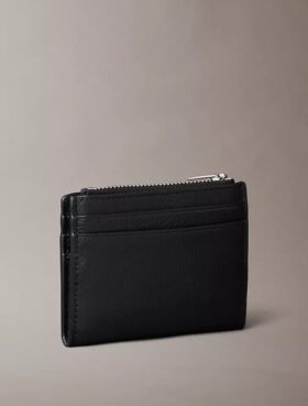 Etui na karty ze skóry o fakturze „pebble grain”