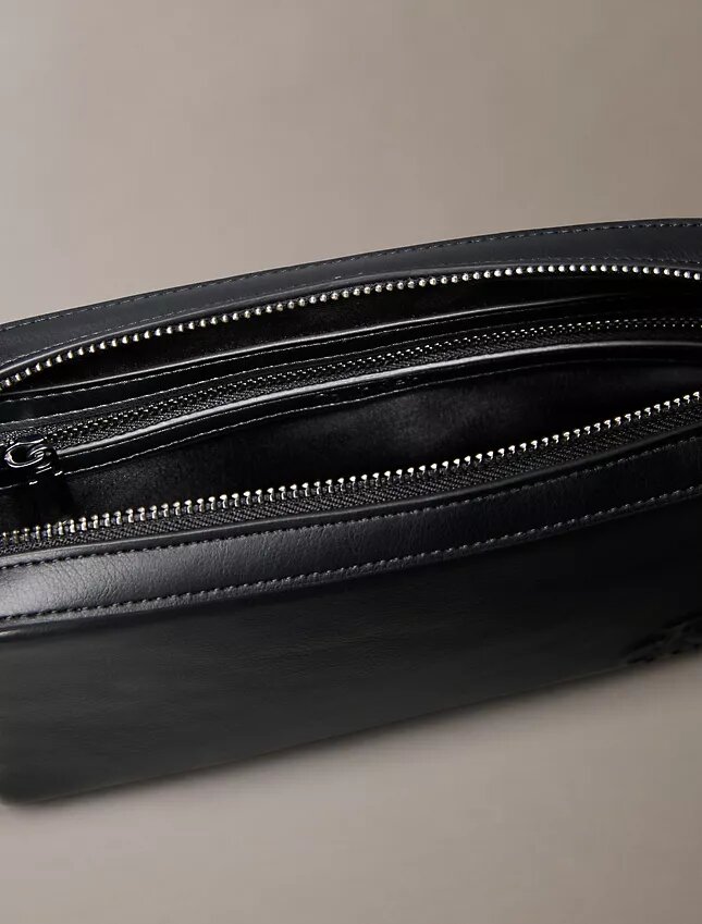 Etui z wytłoczonym Monogramem Etui z wytłoczonym Monogramem