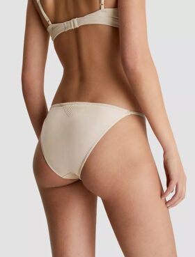 Figurujące dóły bikini
