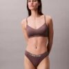 Form to Body, lekko podszyta Bralette Form to Body, lekko podszyta Bralette