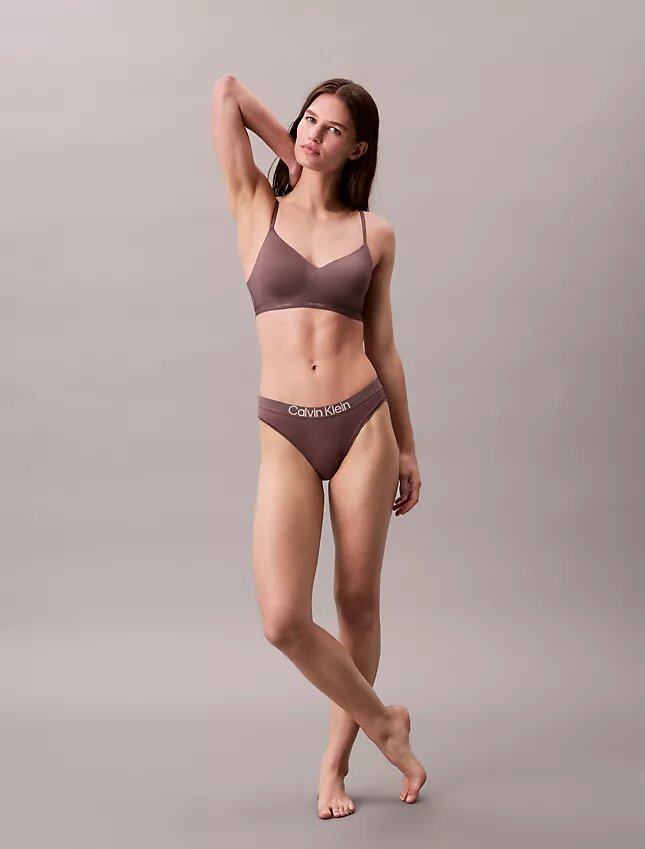 Form to Body, lekko podszyta Bralette Form to Body, lekko podszyta Bralette