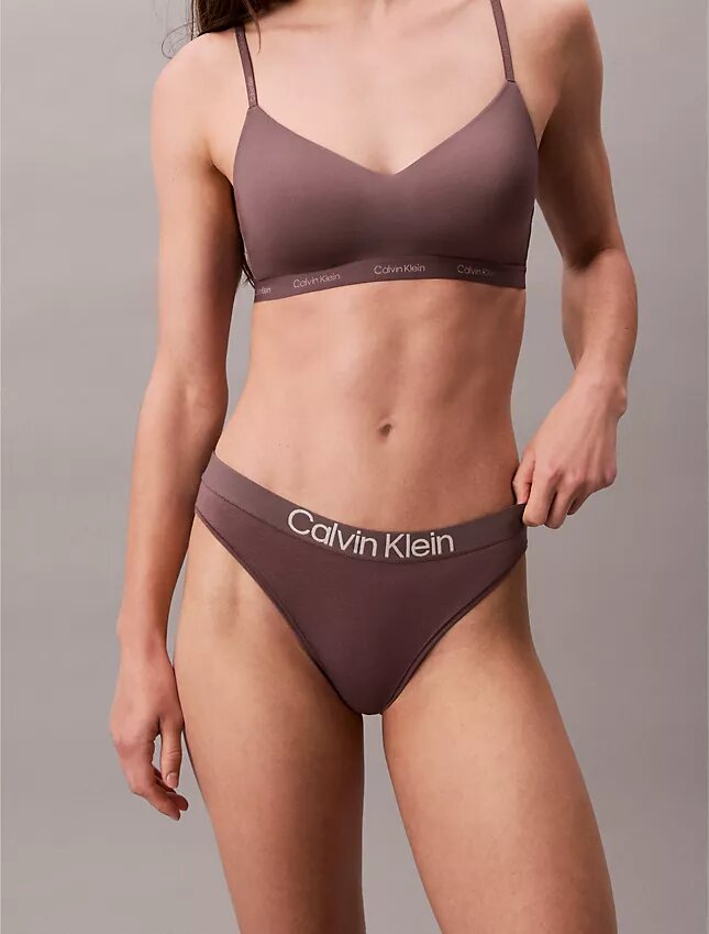Form to Body, lekko podszyta Bralette Form to Body, lekko podszyta Bralette