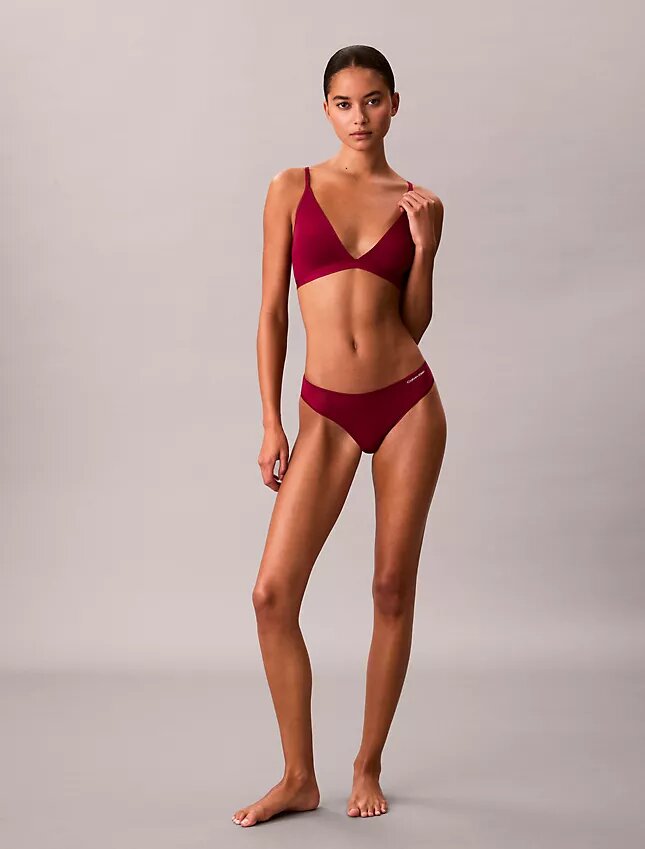 Form to Body, lekko wyściełany biustonosz typu Bralette w kształcie trójkąta Form to Body, lekko wyściełany biustonosz typu Bralette w kształcie trójkąta