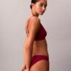 Form to Body, lekko wyściełany biustonosz typu Bralette w kształcie trójkąta Form to Body, lekko wyściełany biustonosz typu Bralette w kształcie trójkąta