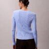 Gładki sweter z prążkowanym wzorem Gładki sweter z prążkowanym wzorem
