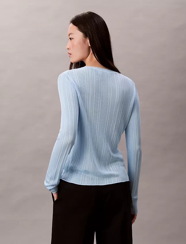 Gładki sweter z prążkowanym wzorem Gładki sweter z prążkowanym wzorem