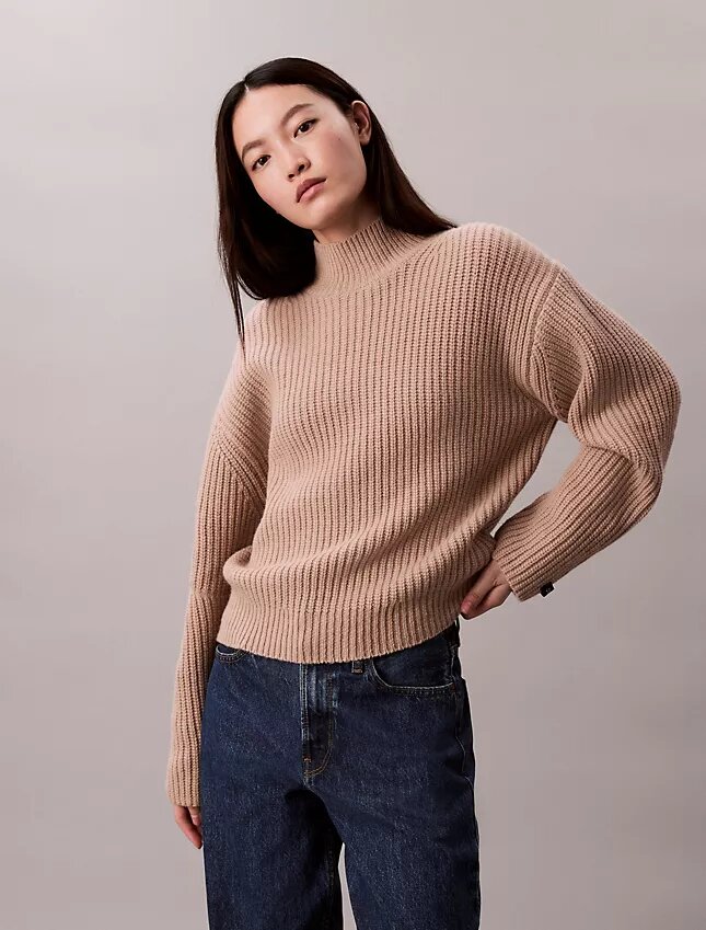 Gruby sweter z golfem o luźnym kroju Gruby sweter z golfem o luźnym kroju
