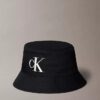 Haftowana czapka typu bucket z Monogramem Haftowana czapka typu bucket z Monogramem