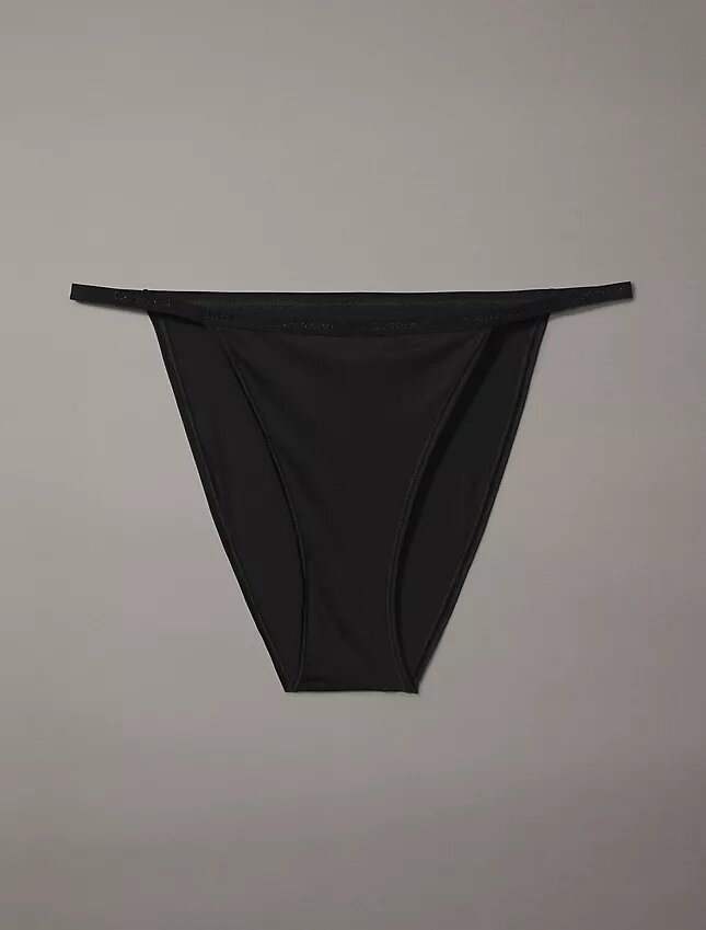 Idealne bikini typu micro string Idealne bikini typu micro string