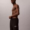 Ikoniczne bawełniane spodnie dresowe Cotton Stretch Monologo z elastanem Ikoniczne bawełniane spodnie dresowe Cotton Stretch Monologo z elastanem