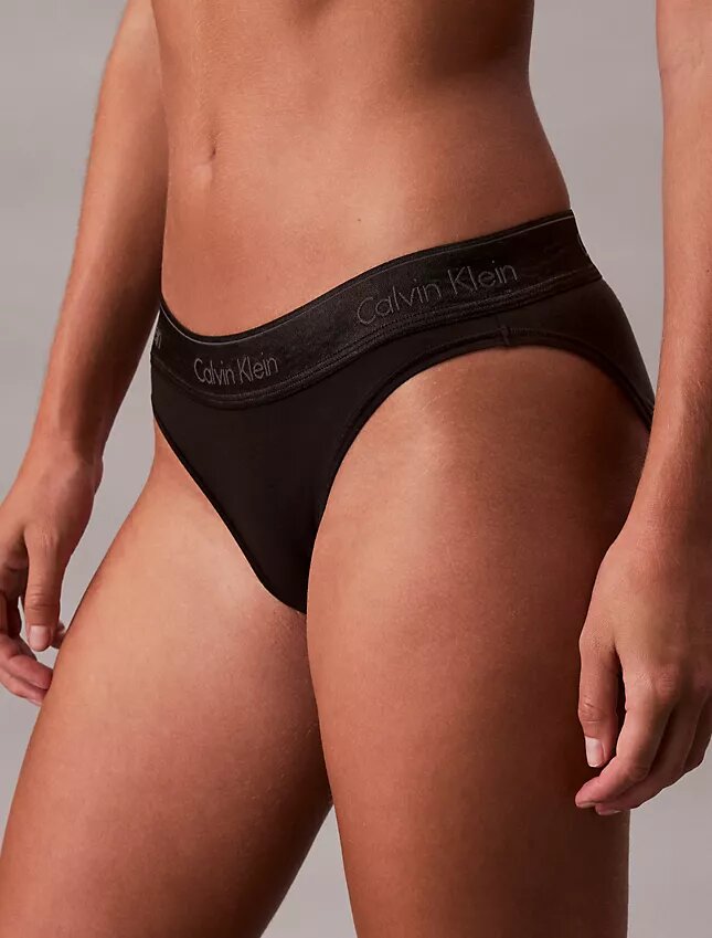 Ikoniczne bawełniano-Modalowe Bikini z metalicznym wykończeniem Ikoniczne bawełniano-Modalowe Bikini z metalicznym wykończeniem