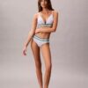 Ikoniczny bawełniano-Modalny biustonosz typu Bralette w paski, lekko podszyty, w kształcie trójkąta Ikoniczny bawełniano-Modalny biustonosz typu Bralette w paski, lekko podszyty, w kształcie trójkąta