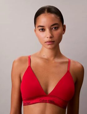 Ikoniczny bawełniano-Modalny biustonosz typu Bralette z metalicznym wykończeniem i lekką podszewką Ikoniczny bawełniano-Modalny biustonosz typu Bralette z metalicznym wykończeniem i lekką podszewką