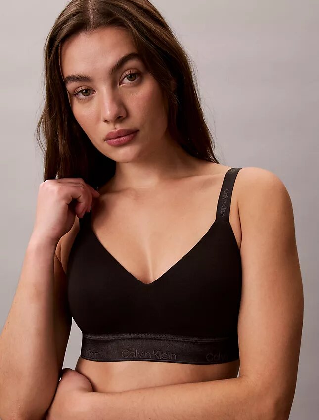 Ikoniczny bawełniano-Modalny biustonosz typu Bralette z metalicznym wykończeniem i lekką podszewką Ikoniczny bawełniano-Modalny biustonosz typu Bralette z metalicznym wykończeniem i lekką podszewką