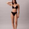 Ikoniczny bawełniano-Modalny biustonosz typu Bralette z metalicznym wykończeniem i lekką podszewką Ikoniczny bawełniano-Modalny biustonosz typu Bralette z metalicznym wykończeniem i lekką podszewką