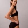 Ikoniczny bawełniano-Modalny biustonosz typu Bralette z metalicznym wykończeniem i lekką podszewką Ikoniczny bawełniano-Modalny biustonosz typu Bralette z metalicznym wykończeniem i lekką podszewką