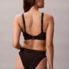 Ikoniczny bawełniano-Modalny biustonosz typu Bralette z metalicznym wykończeniem i lekką podszewką Ikoniczny bawełniano-Modalny biustonosz typu Bralette z metalicznym wykończeniem i lekką podszewką
