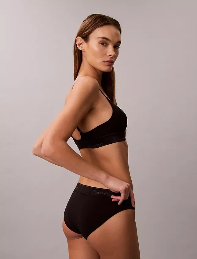 Ikoniczny bawełniano-Modalny biustonosz typu Bralette z metalicznym wykończeniem i lekką podszewką Ikoniczny bawełniano-Modalny biustonosz typu Bralette z metalicznym wykończeniem i lekką podszewką
