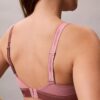 Ikoniczny bawełniano-Modalny biustonosz typu Bralette z metalicznym wykończeniem i lekką podszewką Ikoniczny bawełniano-Modalny biustonosz typu Bralette z metalicznym wykończeniem i lekką podszewką