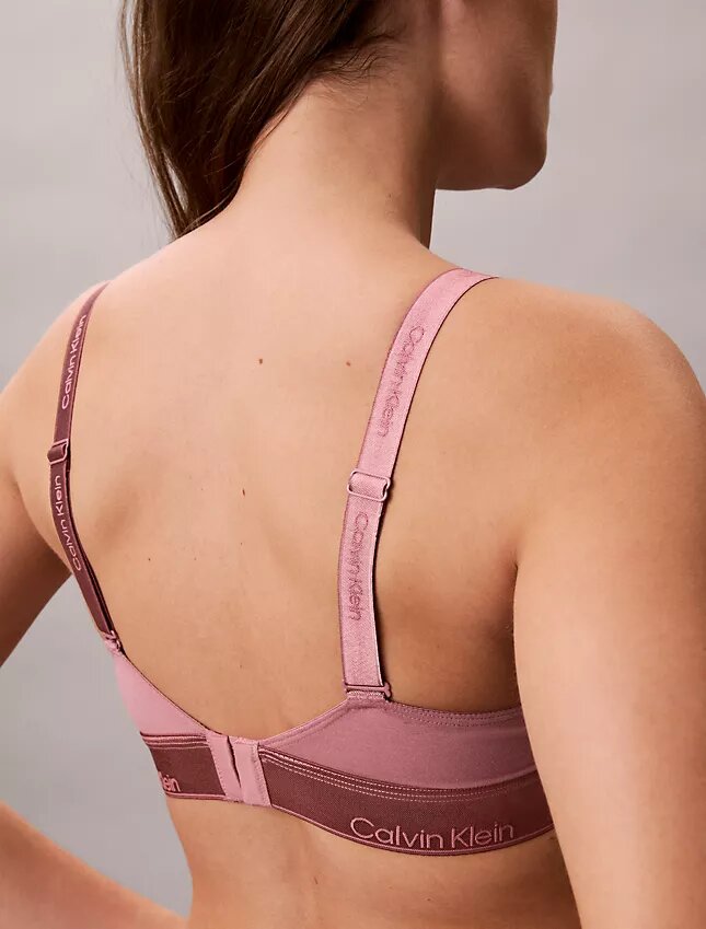 Ikoniczny bawełniano-Modalny biustonosz typu Bralette z metalicznym wykończeniem i lekką podszewką Ikoniczny bawełniano-Modalny biustonosz typu Bralette z metalicznym wykończeniem i lekką podszewką