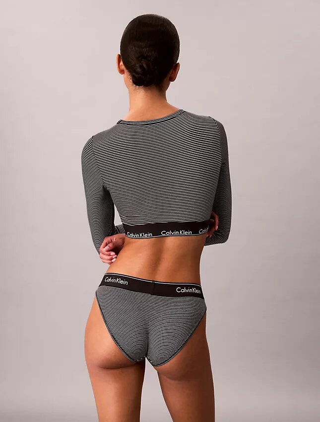 Ikoniczny bawełniano-Modalowy biustonosz typu Bralette z długim rękawem i lekką podszewką Ikoniczny bawełniano-Modalowy biustonosz typu Bralette z długim rękawem i lekką podszewką