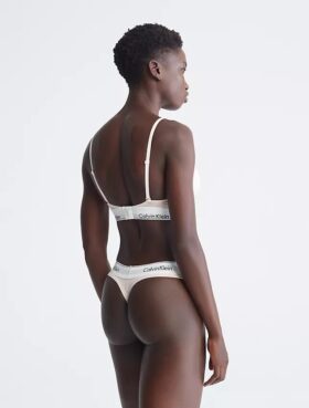 Ikoniczny bawełniano-Modalowy, lekko podszyty Bralette trójkątny Ikoniczny bawełniano-Modalowy, lekko podszyty Bralette trójkątny