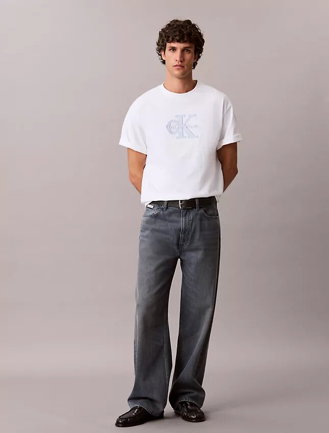 Jeansy typu baggy Jeansy typu baggy