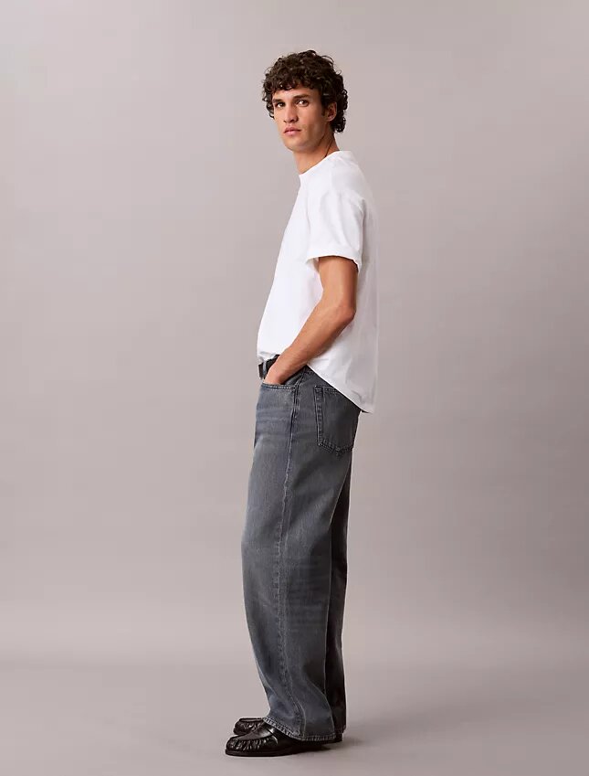 Jeansy typu baggy Jeansy typu baggy