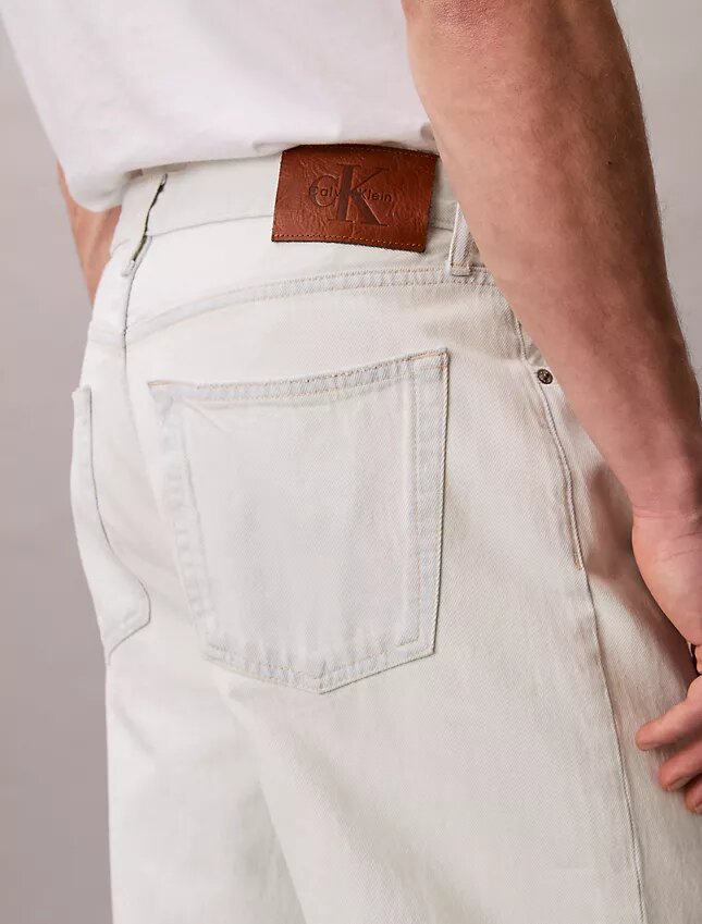 Jeansy typu baggy Jeansy typu baggy