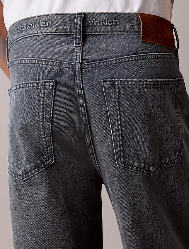 Jeansy typu baggy Jeansy typu baggy