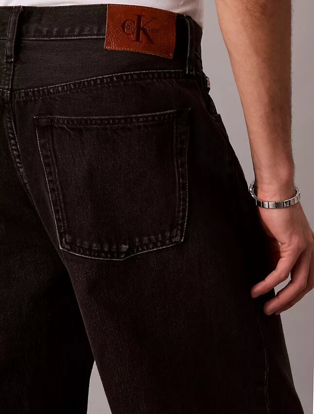 Jeansy typu baggy Jeansy typu baggy