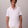 Klasyczna koszula z guzikami z jednolitego seersuckera Klasyczna koszula z guzikami z jednolitego seersuckera