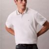 Klasyczna koszulka polo z monogramem i pikowanym wykończeniem Klasyczna koszulka polo z monogramem i pikowanym wykończeniem