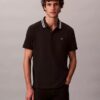 Klasyczna koszulka polo z monogramem i pikowanym wykończeniem Klasyczna koszulka polo z monogramem i pikowanym wykończeniem