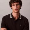 Klasyczna koszulka polo z monogramem i pikowanym wykończeniem Klasyczna koszulka polo z monogramem i pikowanym wykończeniem