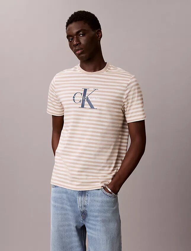 Klasyczna koszulka z nadrukiem Monologo Graphic Stripe Klasyczna koszulka z nadrukiem Monologo Graphic Stripe