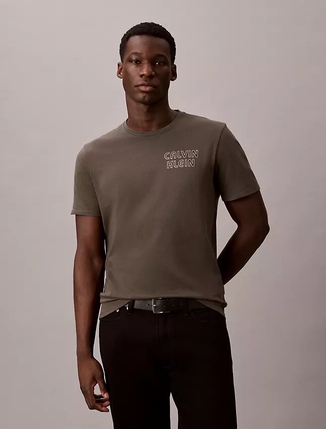 Klasyczna koszulka z nadrukiem w stylu retro Klasyczna koszulka z nadrukiem w stylu retro