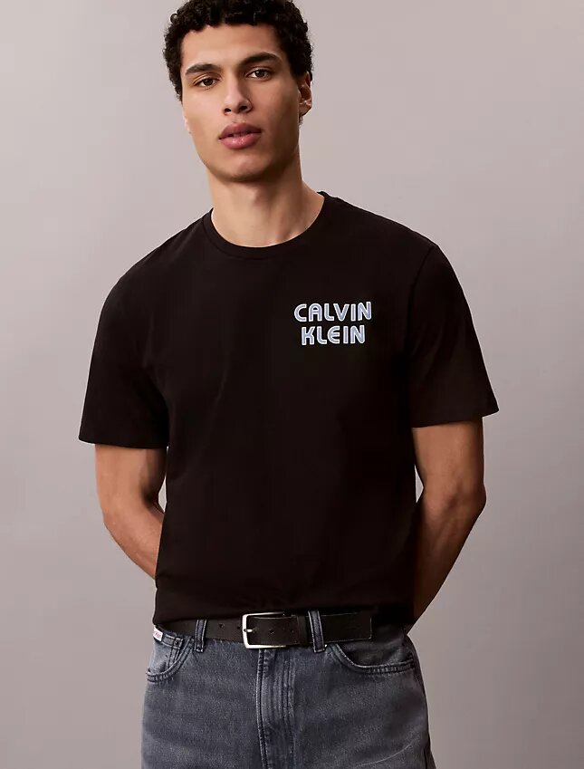 Klasyczna koszulka z nadrukiem w stylu retro Klasyczna koszulka z nadrukiem w stylu retro