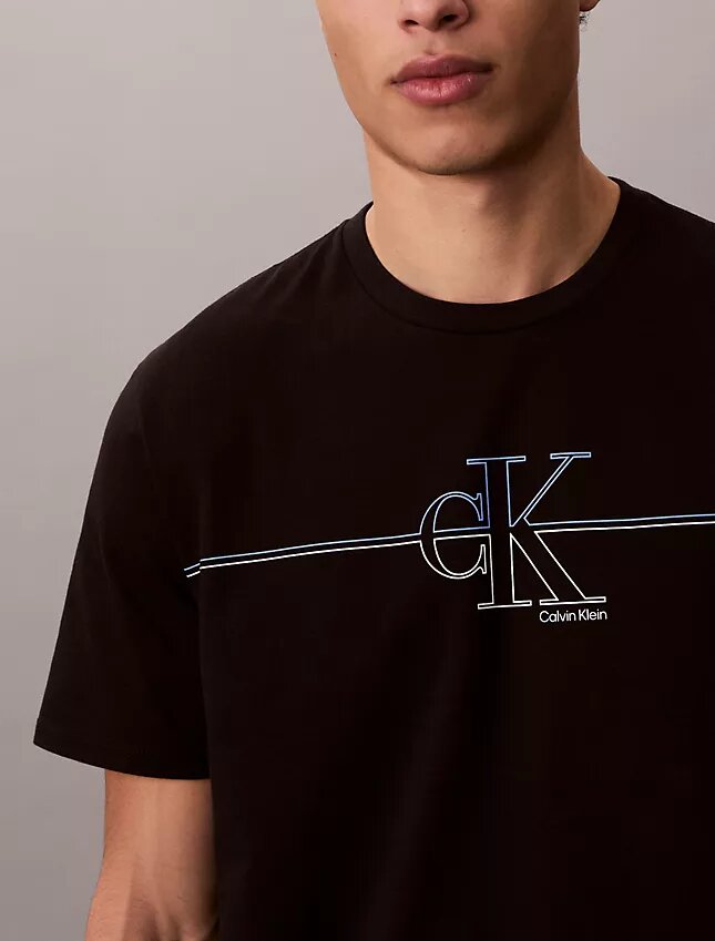 Klasyczna koszulka z nadrukiem z linii Monogram Klasyczna koszulka z nadrukiem z linii Monogram