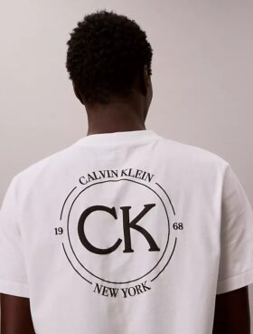 Klasyczna koszulka z okrągłym nadrukiem logo Klasyczna koszulka z okrągłym nadrukiem logo