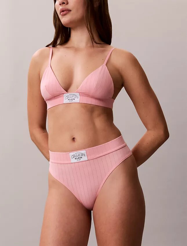 Klasyczny, lekko wyściełany biustonosz trójkątny z Cotton Stretch Klasyczny, lekko wyściełany biustonosz trójkątny z Cotton Stretch