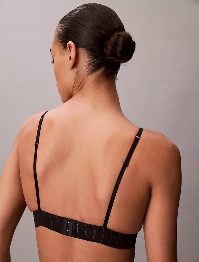 Klasyczny, lekko wyściełany Bralette trójkątny z Cotton Stretch Klasyczny, lekko wyściełany Bralette trójkątny z Cotton Stretch