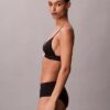 Klasyczny, lekko wyściełany Bralette trójkątny z Cotton Stretch Klasyczny, lekko wyściełany Bralette trójkątny z Cotton Stretch