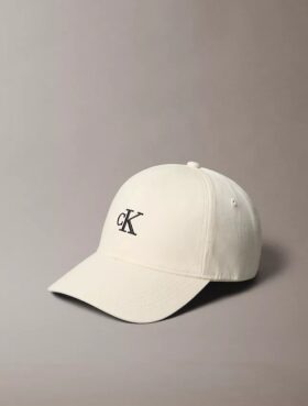 Kompaktowa czapka z daszkiem z Monogramem