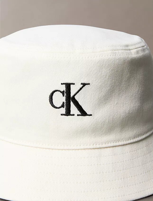 Kompaktowa czapka z daszkiem z Monogramem Kompaktowa czapka z daszkiem z Monogramem